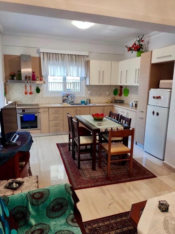 Marys House , Lovely 2-Bedroom Apartment Thessalonique Extérieur photo