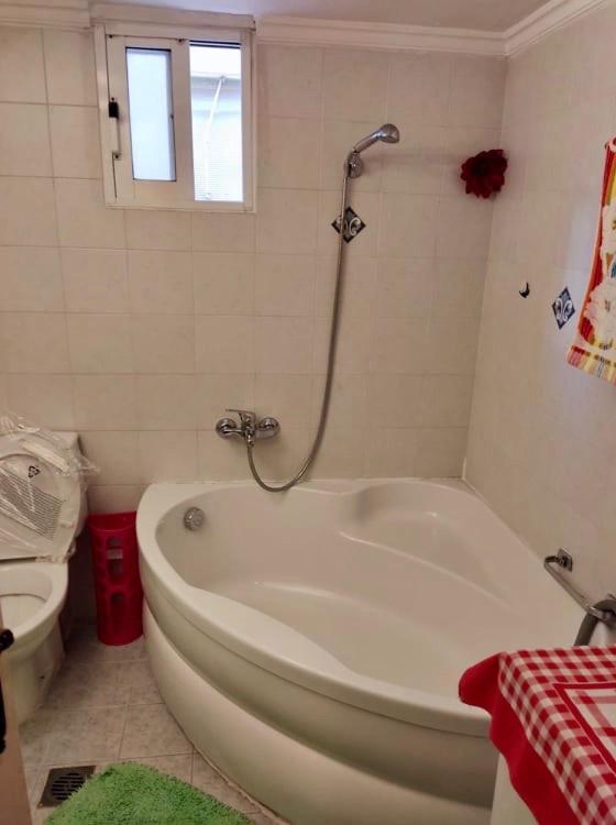 Marys House , Lovely 2-Bedroom Apartment Thessalonique Extérieur photo