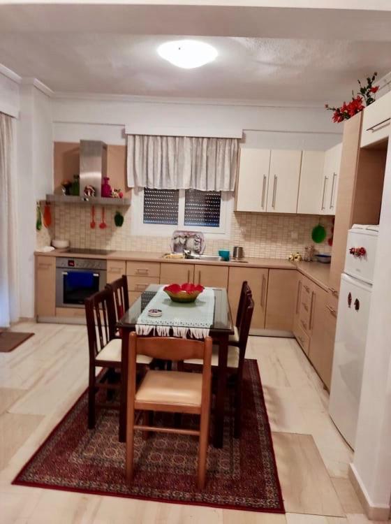 Marys House , Lovely 2-Bedroom Apartment Thessalonique Extérieur photo